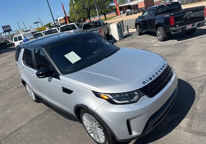 2020 Land Rover Discovery SE photo