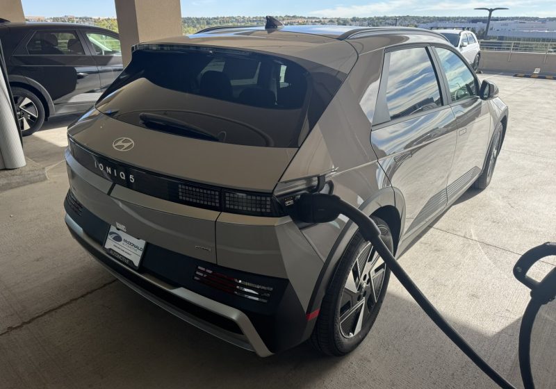 2025 Hyundai Ioniq photo