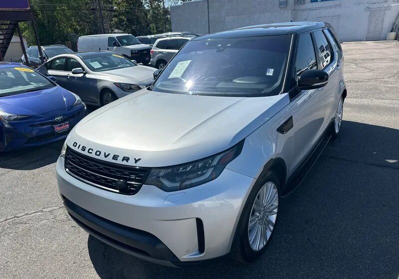 2020 Land Rover Discovery SE — luxury car rental in Aspen
